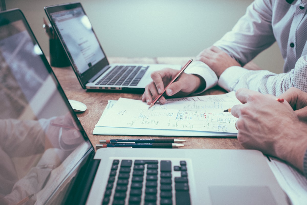 SIC vs. NAICS Codes: Industry Segmentation for Smarter B2B Targeting